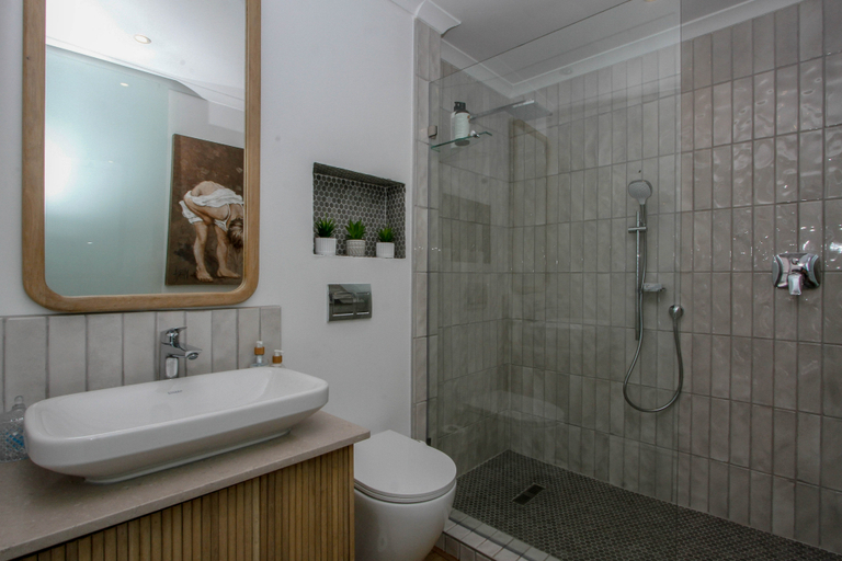 Bathroom 3, Elegant 2BR Oceanview Apartment Umhlanga | Pool & Beach, eThekwini
