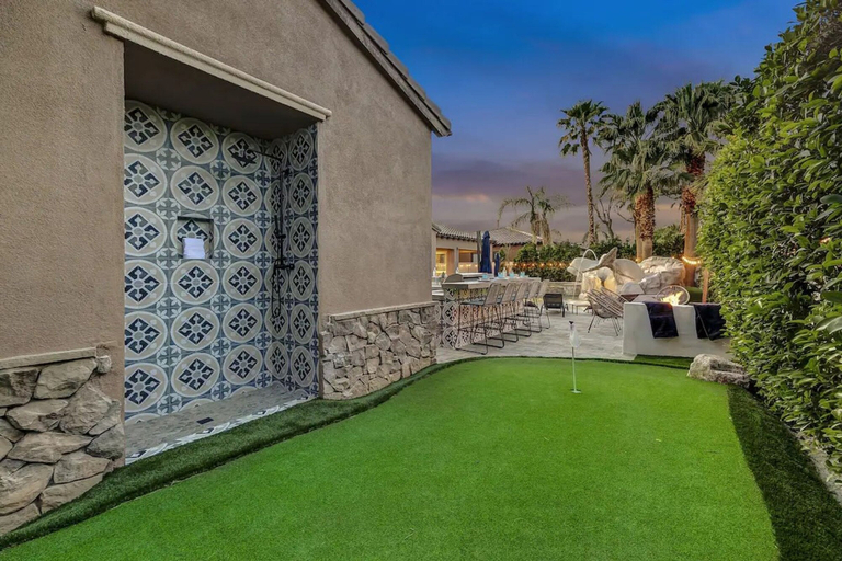 Room 4, Ohana Whaleslide 7bd Pickleball Game RM GYM, Riverside