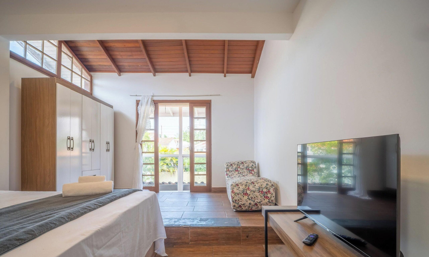 Room 2, Charming Apartment Just Minutes From Ufsc Itb0057, Florianopolis