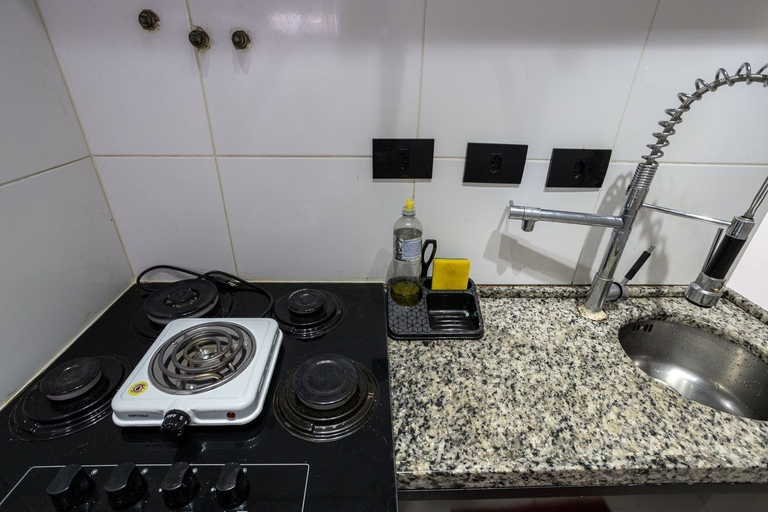 Room 3, Apartamento no Centro com Wifi e a 500m do Metr, São Paulo