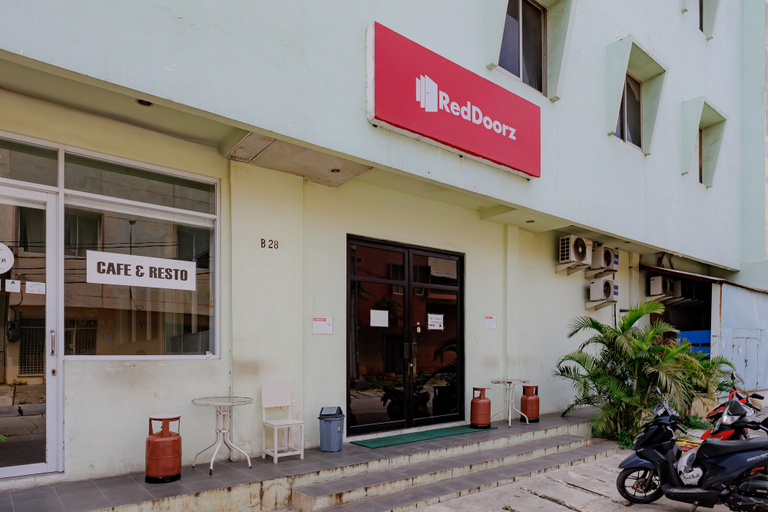 Exterior & Views 2, RedDoorz near Soekarno Hatta Airport 3, Tangerang