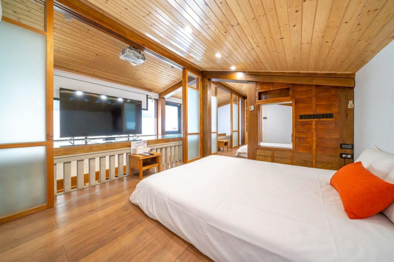 Bedroom 2, Suehirodori Japanese 末廣通日和家宅包棟民宿, Tainan