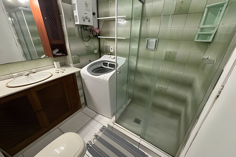 Bathroom 2, Apartamento Familiar em Copacabana, Rio de Janeiro