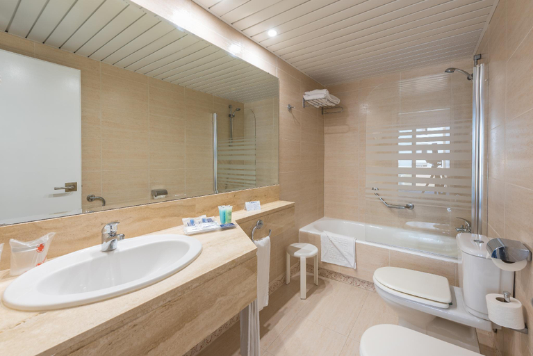 Bathroom 5, Hotel Best Delta, Baleares
