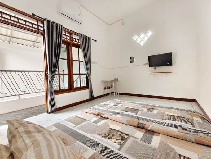 Chill-Inn Gubeng Syariah Room Type - Duo-Room (AC + TV)