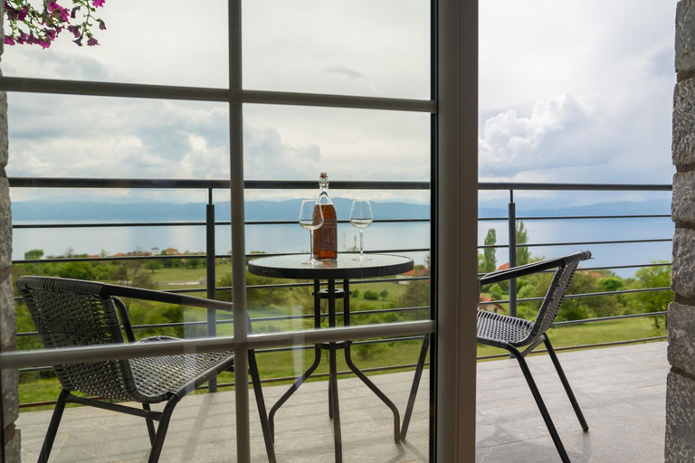 Others 3, Villa Grkasha