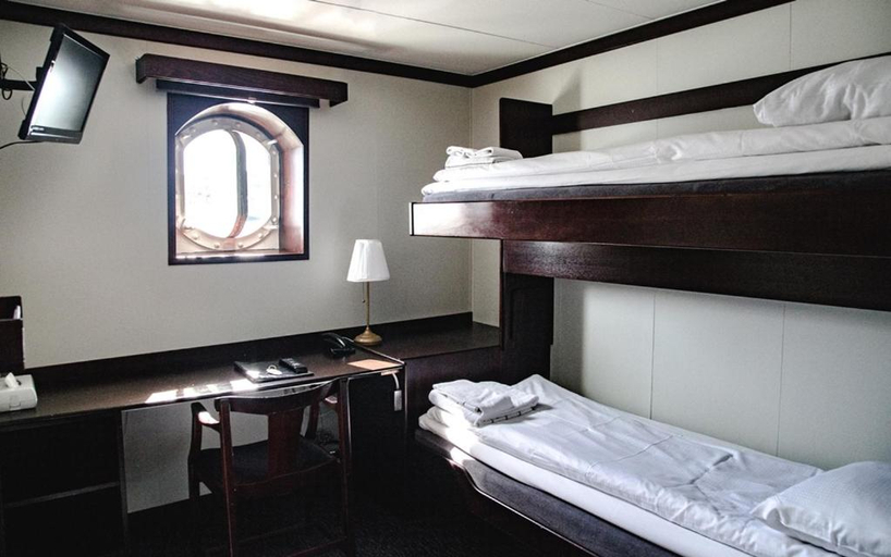 Bedroom 2, Malardrottningen Yacht Hotel & Restaurant, Stockholm