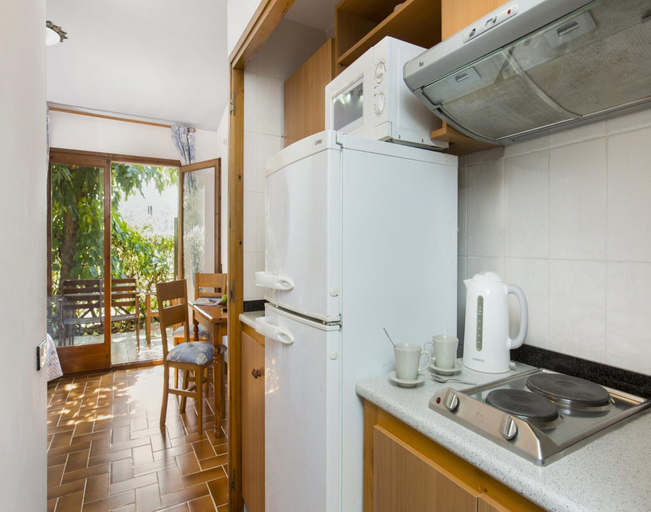 Private kitchen 5, Quiet Villa With Private Pool in Videres, Girona