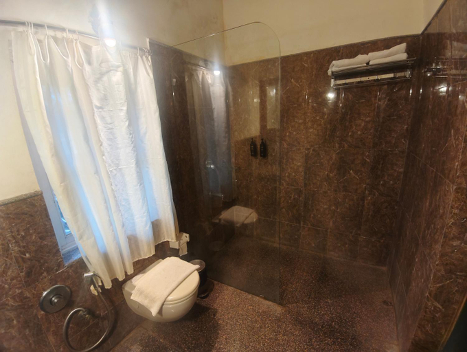 Bathroom 4, Pushkar Fort - Luxury Heritage Resort, Ajmer