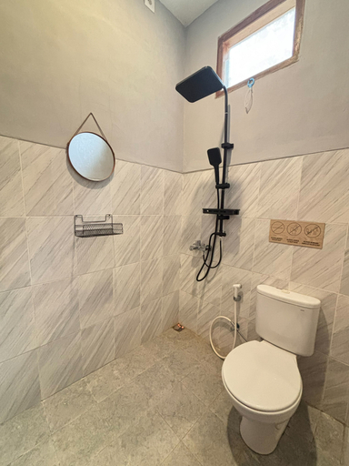 Bathroom 5, d'ruma., Berau