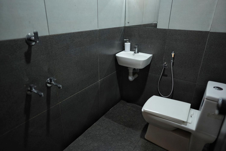 Bathroom 2, Kovilakam Achutham, Thrissur