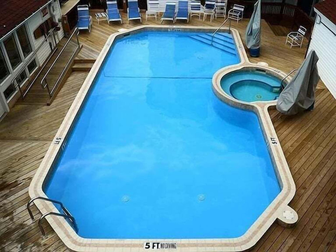 Interior 5, Million Dollar Bayview Beach Pool Downtown TC 1995, Grand Traverse