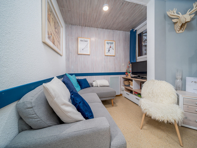 Living room, Apartment in Allos Near Ski Resort, Alpes-de-Haute-Provence