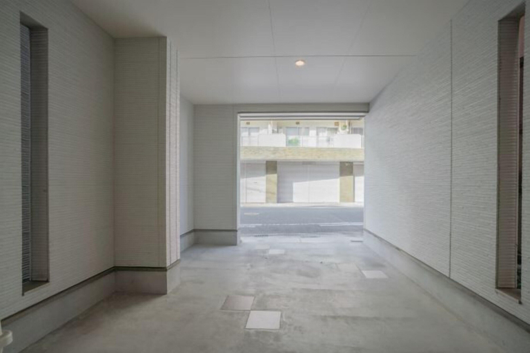 Parking 5, Tabi Time・Tamaede Nishi Extra-large parking space, suitable for large vehicles, Osaka