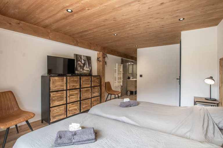 Others 5, Chalet de l'Epigny, Savoie
