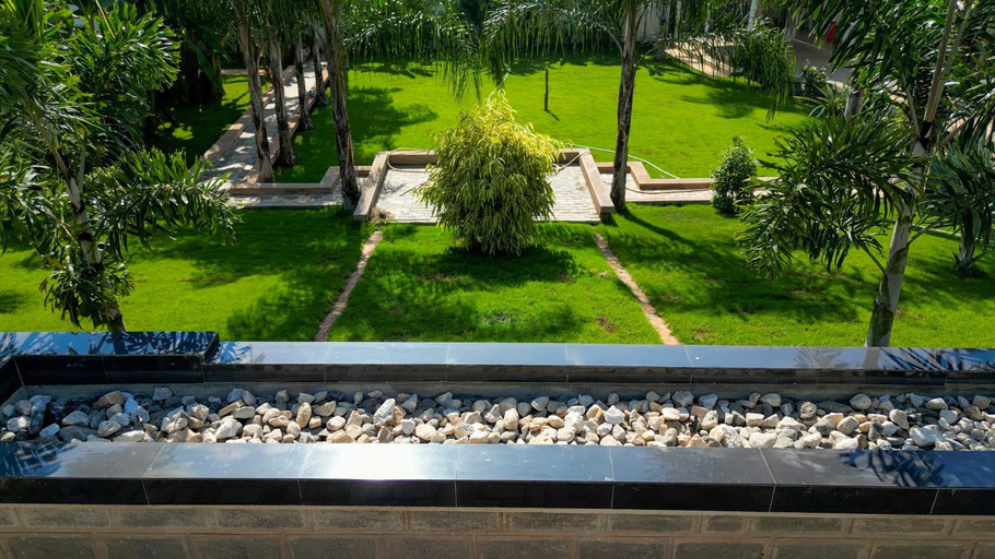 Garden 4, Hellen's Riverside Villas, Moshi Rural