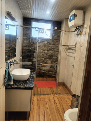 Bathroom, Barog Villa, Solan