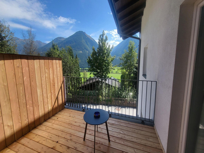 Others 4, Apartment in Hohe Tauern with Mountain Views, Zell am See