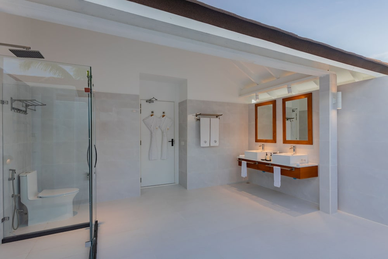 Bathroom 4, Dhigufaru Island Resort, Baa Atoll