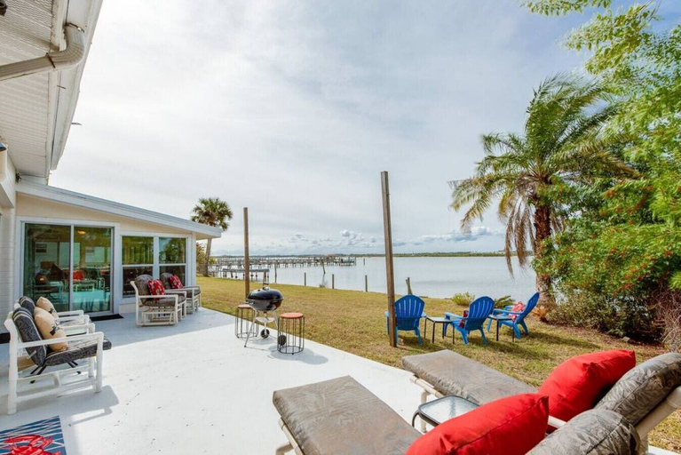 Interior 4, River Front - Fishing, Dolphins, Views Galore!, Volusia