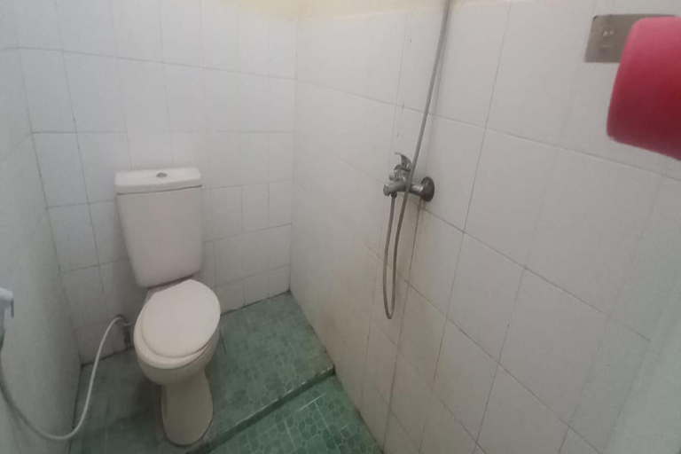 Bathroom 4, OYO 95110 Eksklusif Gueshouse Syariah (permanently closed), Boyolali