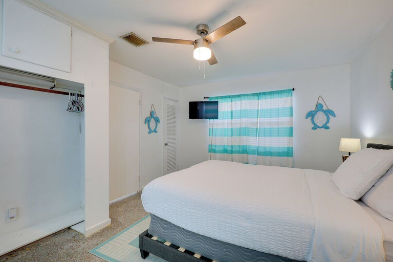 Interior 4, 2130 Mckinley st Hollywood FL 33020, Broward