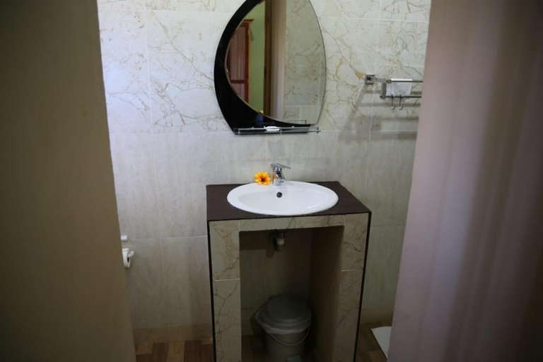 Bathroom 3, Lianita's Cottage (Selfcatering)