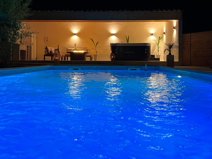 Sport & Beauty 2, Séjour au coeur de ville avec jacuzzi et piscine, Var