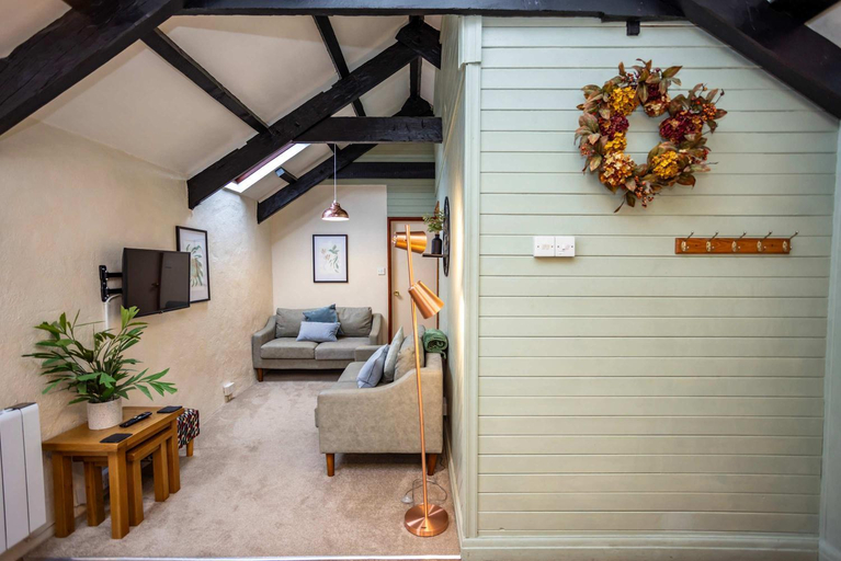 3, The Loft One Bedroom Apartment St Florence, Pembrokeshire