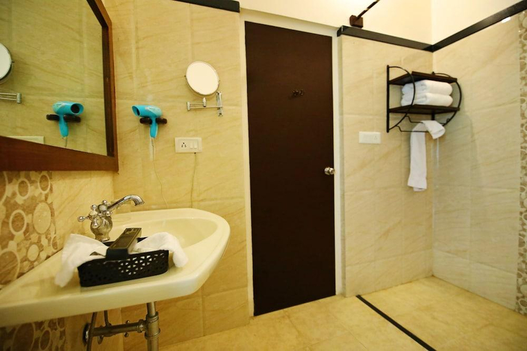 Bathroom 4, The Pugmark, Sawai Madhopur