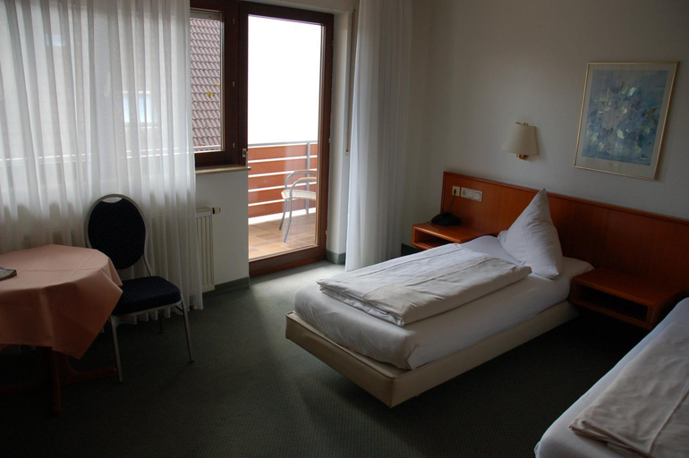 Bedroom 4, Hotel Kurfurst Garni, Germersheim