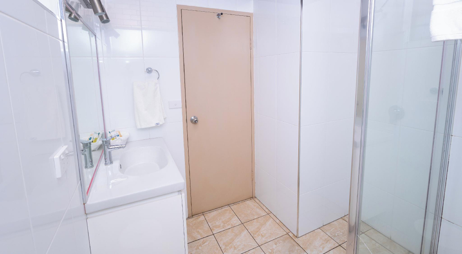 Bathroom 3, All Travellers Motor Inn, Warrumbungle Shire