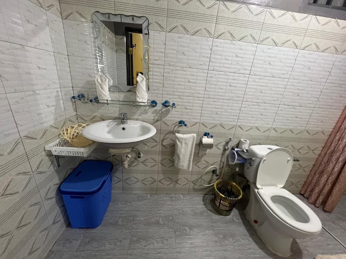 Bathroom 2, RUSTY ROCK BEACH RESORT & SPA, Nyamagana