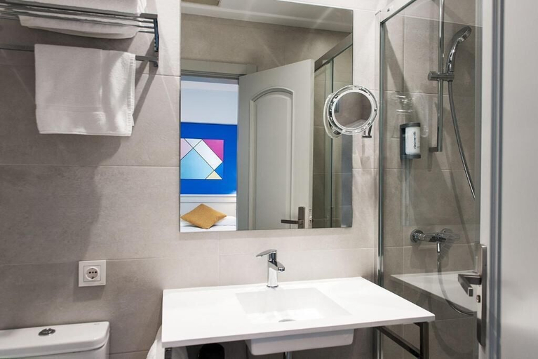 Bathroom 3, Hotel Hito, Álava
