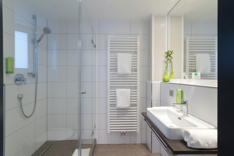 Bathroom 5, sevenDays Hotel BoardingHouse Mannheim, Mannheim