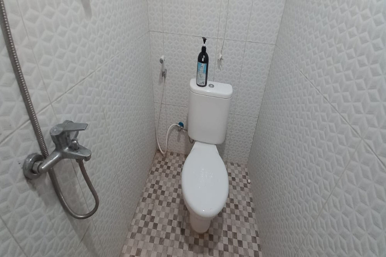 Bathroom 2, OYO 95110 Eksklusif Gueshouse Syariah (permanently closed), Boyolali