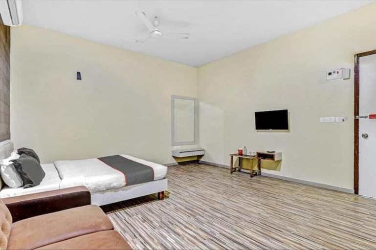 Room 5, Utsav Galaxy Rooms and Banquet, Surat