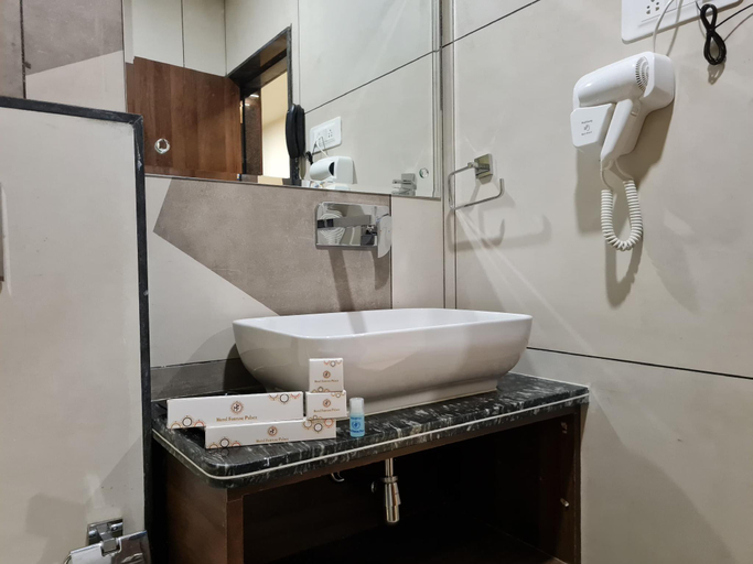 Bathroom, HOTEL FORTUNE PALACE, Devbhumi Dwarka