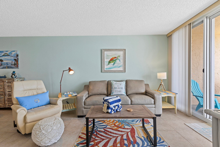 Interior 2, Oceania Beach Club 704, Volusia