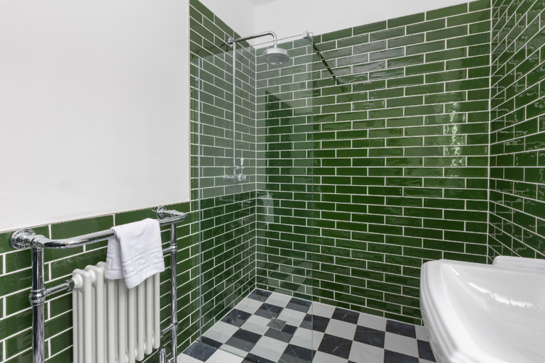 Bathroom 2, Ettie & Gigi's by Sasco Apartments, Blackpool