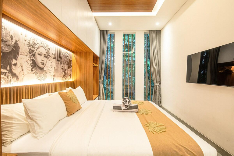 5, Contemporary 5BR Luxury Villa 400m to the Sea, Badung