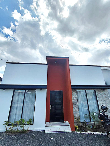 Others 3, Zio Bungalow Familia, Banjarbaru