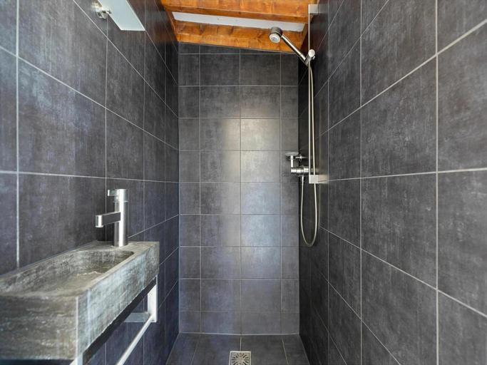 Bathroom 3, Holiday home in Callantsoog with garden, Zijpe