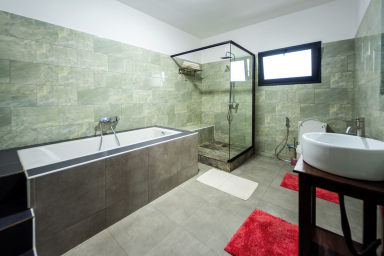 Bathroom 3, MANGORO HOTEL, Alaotra-Mangoro