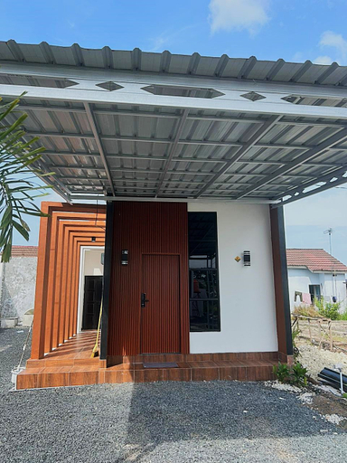 Others 2, Zio Bungalow Familia, Banjarbaru