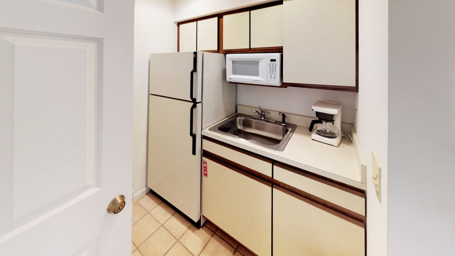 Others 5, River Creek 1 Unit 106, Brunswick