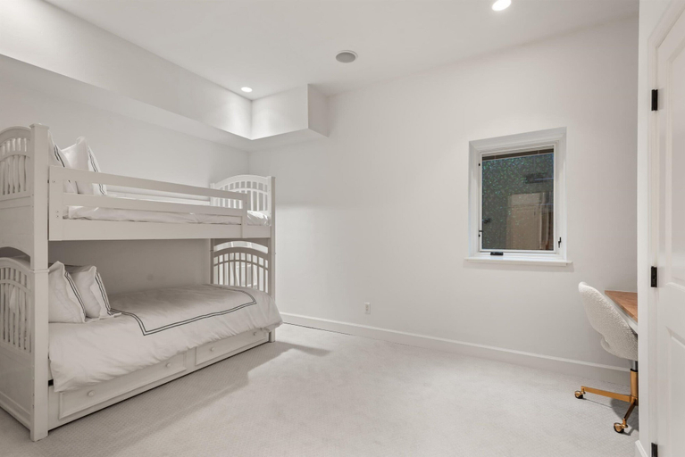Interior 2, Aspen Eleve Serene 3BR Retreat With Hot Tub, Pitkin