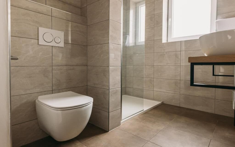 Bathroom 3, Hiša na Ravnah, Brežice