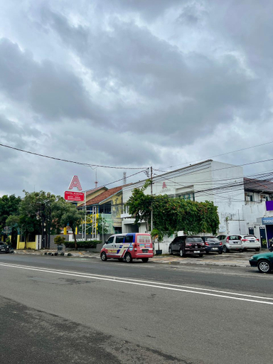 Aurora Hotel Siliwangi - Tap to explore photos