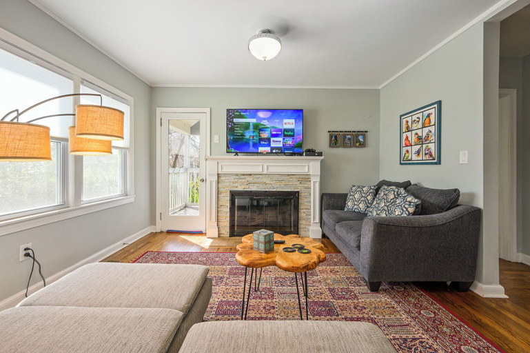 Interior 3, Plan A Trip To Georgia Aquarium In This Comfy 3BR, Fulton